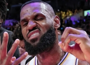 亚博体育- 詹姆斯爆冷击败日本队,关键助攻引爆全场的球员 