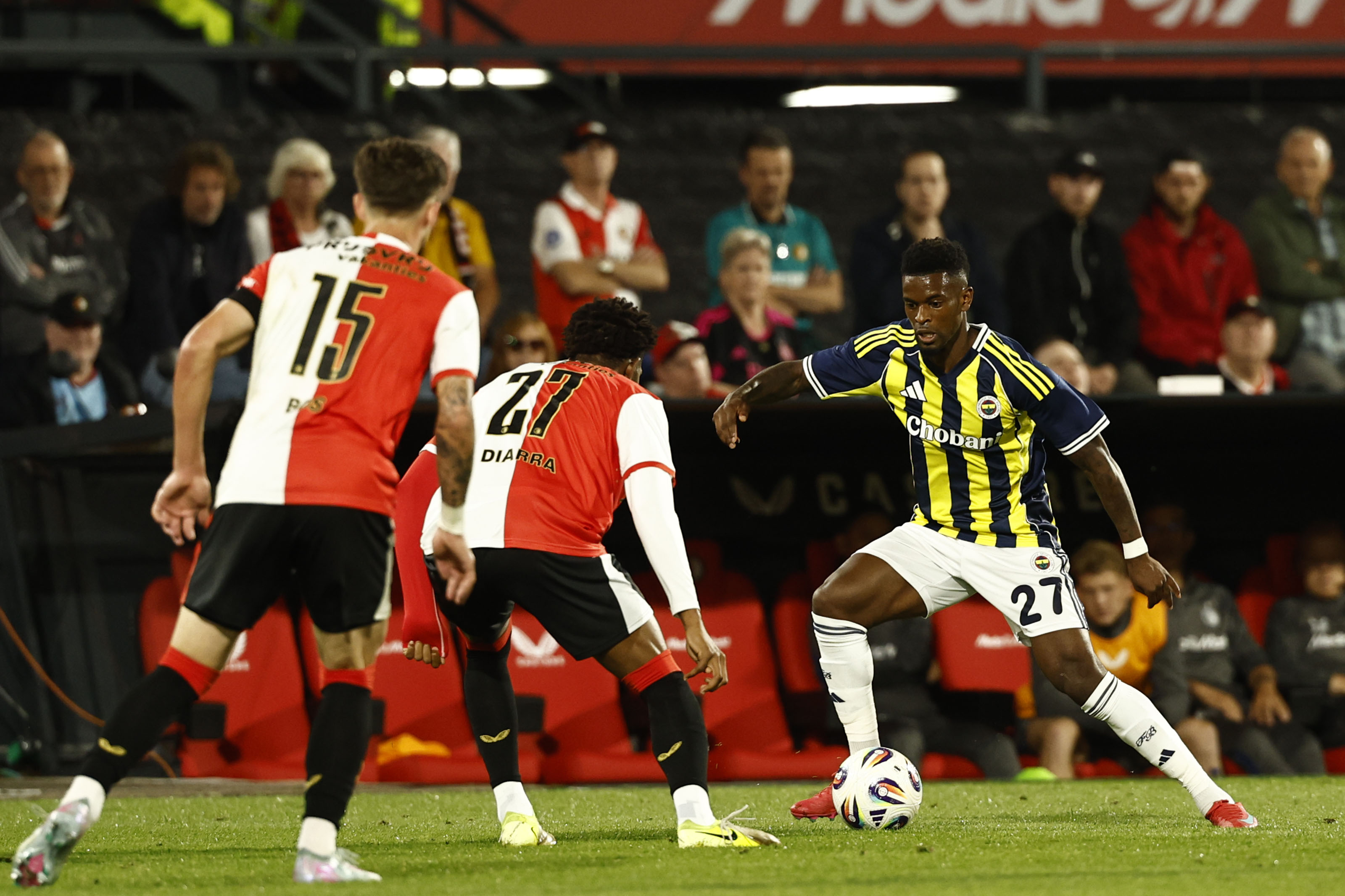 关于圣安东尼奥马刺清晨再遭质疑，志在欧冠名次提升，气氛紧张，赛程密集仍需轮换的信息